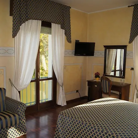 Hotel Lugana Parco Al Lago Sirmione Exterior foto